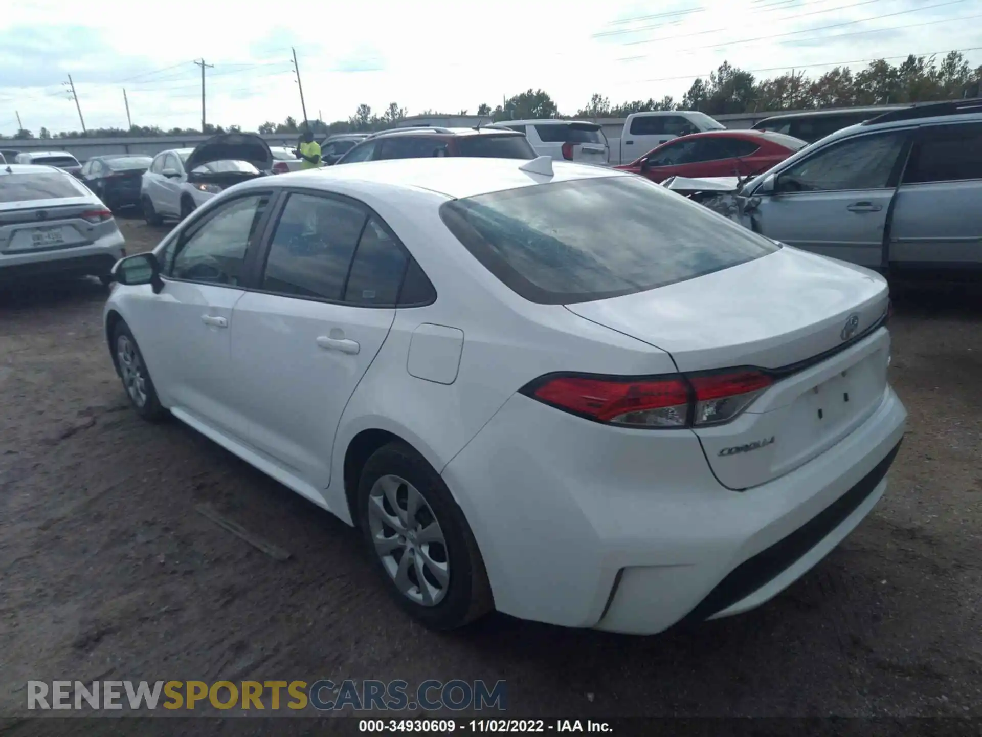 3 fotografías del automóvil dañado 5YFEPMAE9MP219246 TOYOTA COROLLA 2021