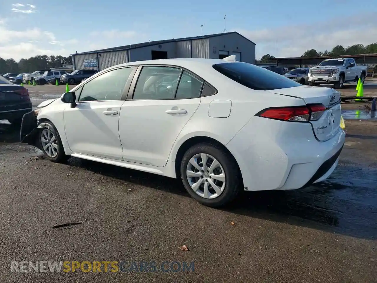 2 fotografías del automóvil dañado 5YFEPMAE9MP221871 TOYOTA COROLLA 2021