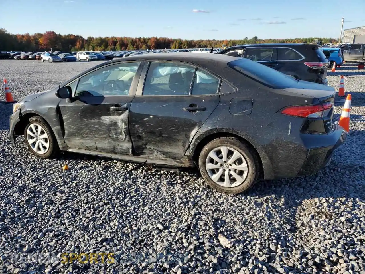 2 fotografías del automóvil dañado 5YFEPMAEXMP165178 TOYOTA COROLLA 2021