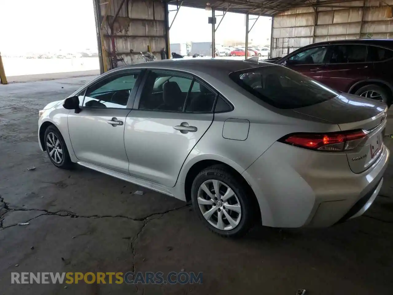 2 fotografías del automóvil dañado 5YFEPMAEXMP188623 TOYOTA COROLLA 2021