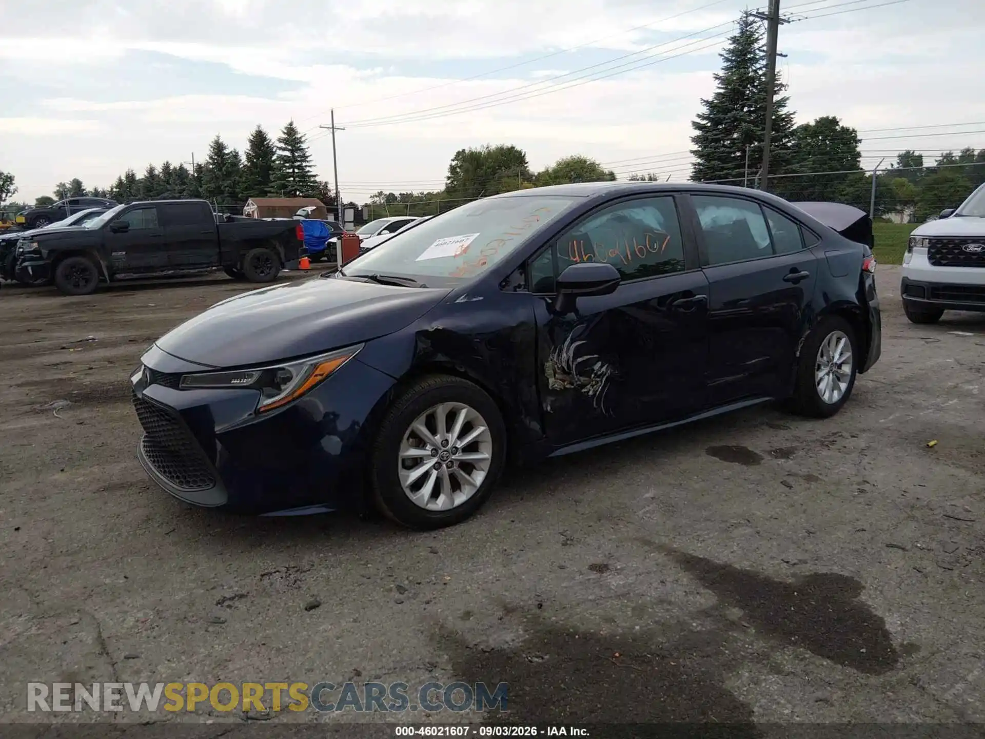 2 fotografías del automóvil dañado 5YFHPMAE8MP238254 TOYOTA COROLLA 2021