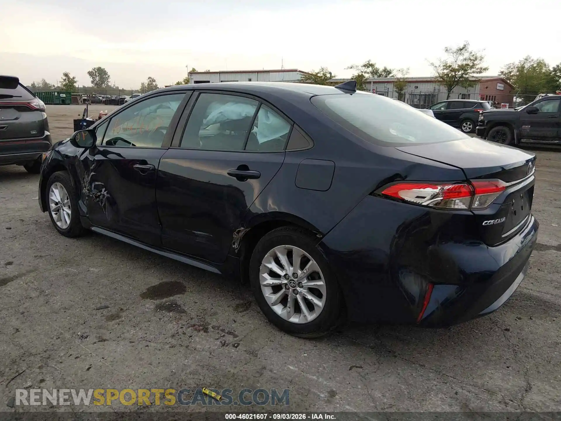 3 fotografías del automóvil dañado 5YFHPMAE8MP238254 TOYOTA COROLLA 2021