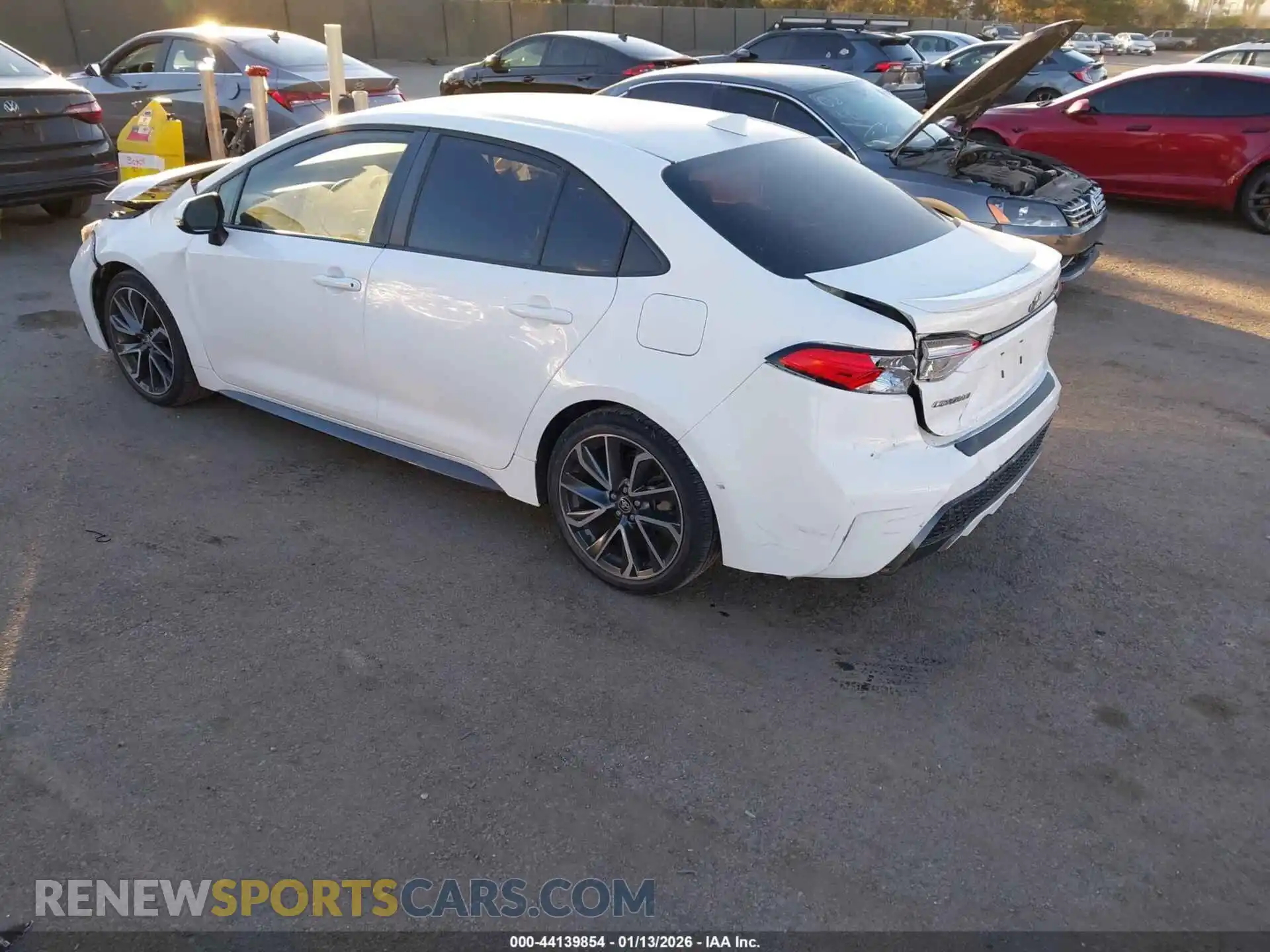 3 fotografías del automóvil dañado 5YFP4MCE3MP073294 TOYOTA COROLLA 2021