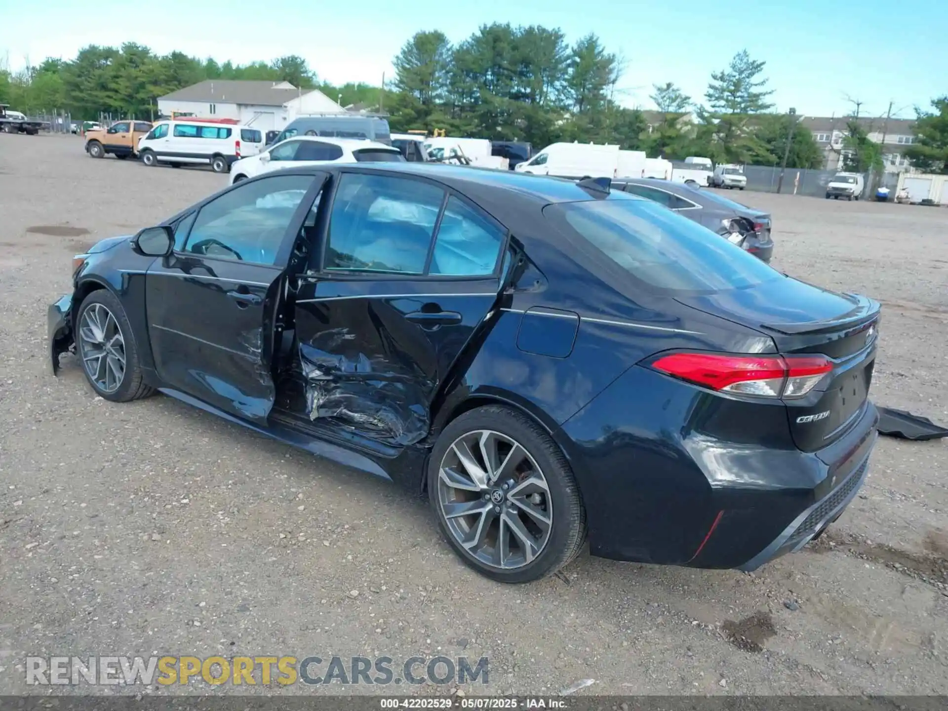 3 Photograph of a damaged car 5YFP4MCE6MP092552 TOYOTA COROLLA 2021