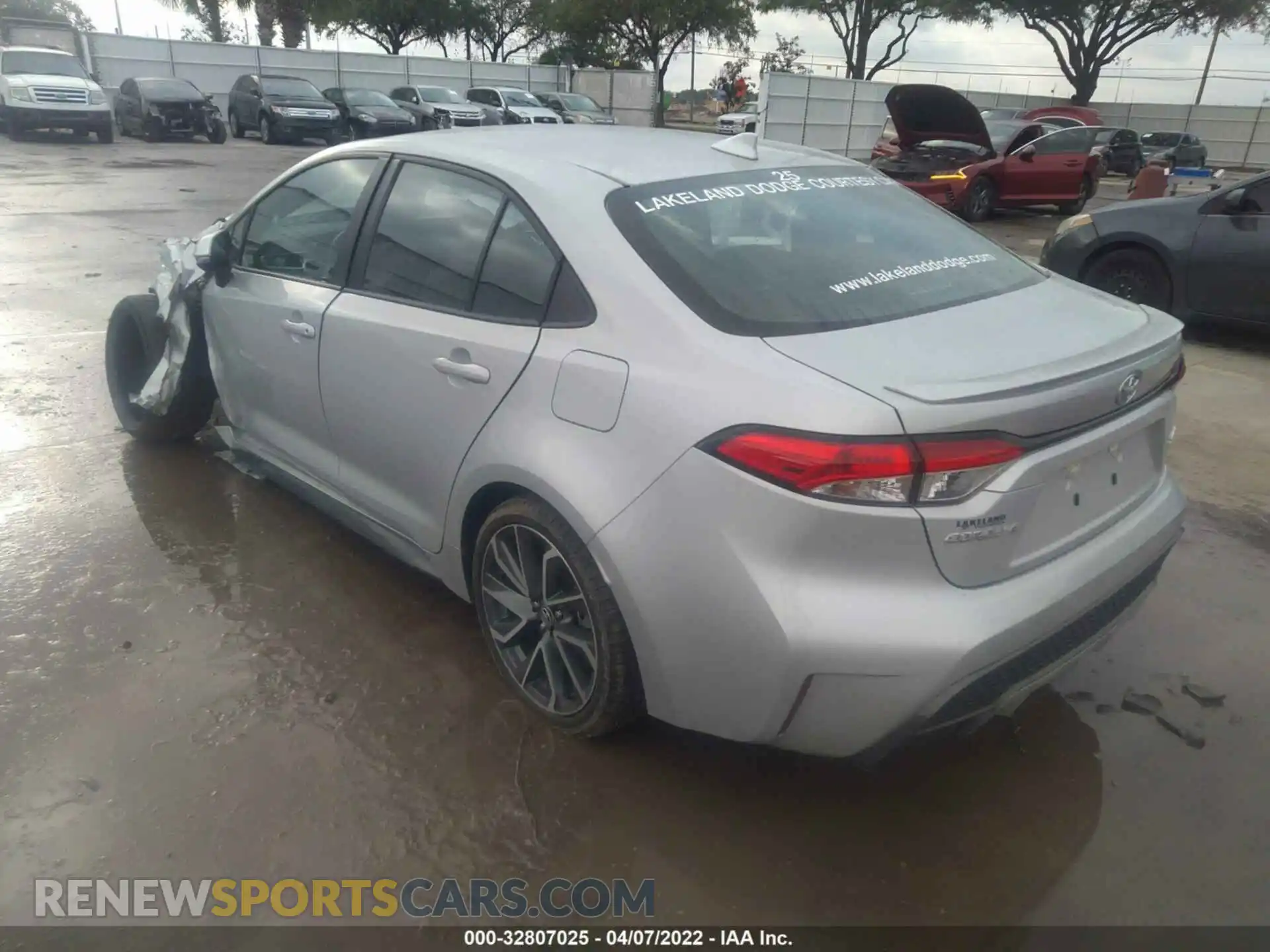 3 Photograph of a damaged car 5YFS4MCE0MP071934 TOYOTA COROLLA 2021