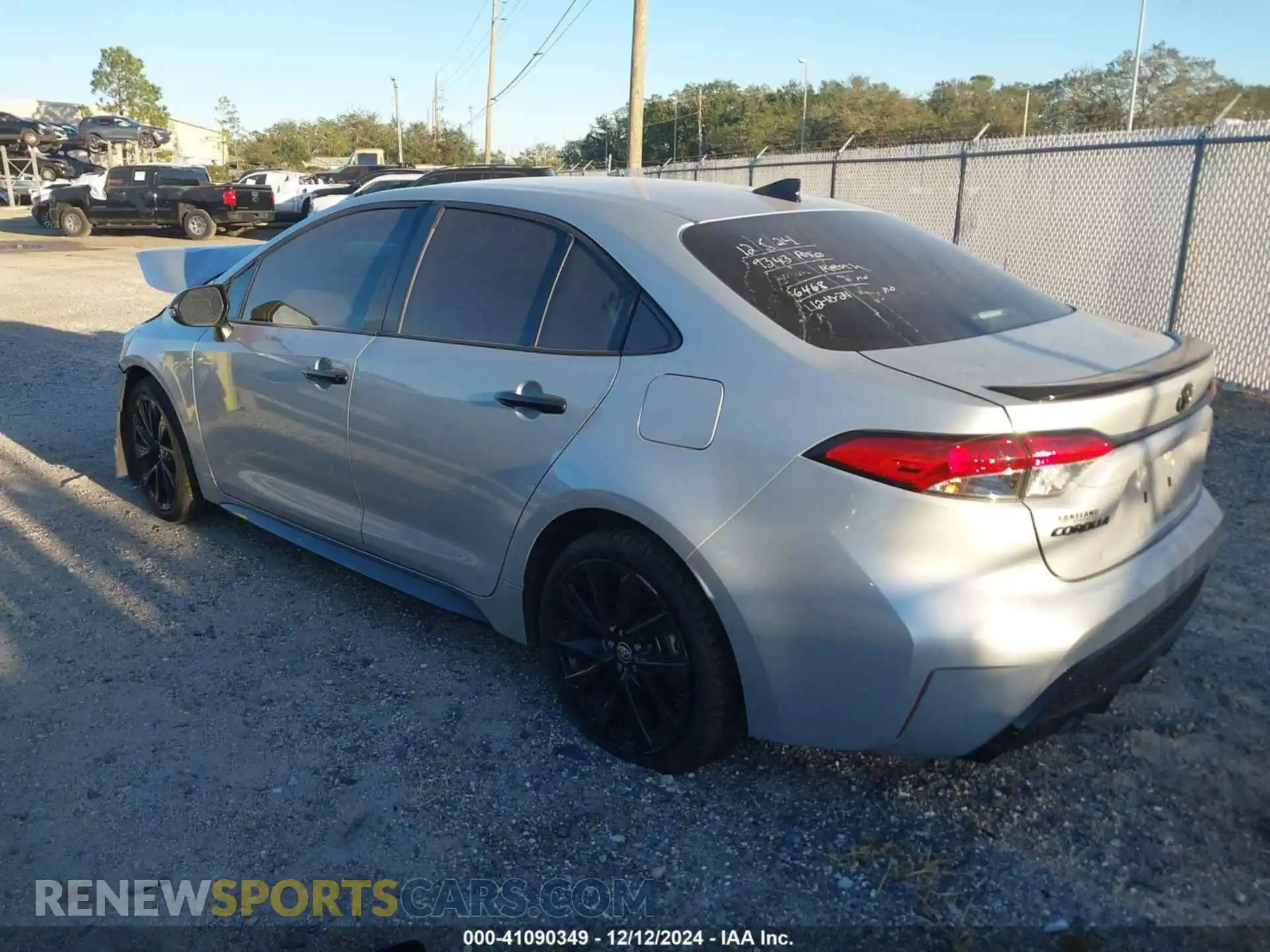 3 fotografías del automóvil dañado 5YFS4MCE0MP076468 TOYOTA COROLLA 2021