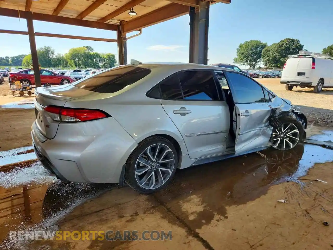 3 fotografías del automóvil dañado 5YFS4MCE3MP093555 TOYOTA COROLLA 2021