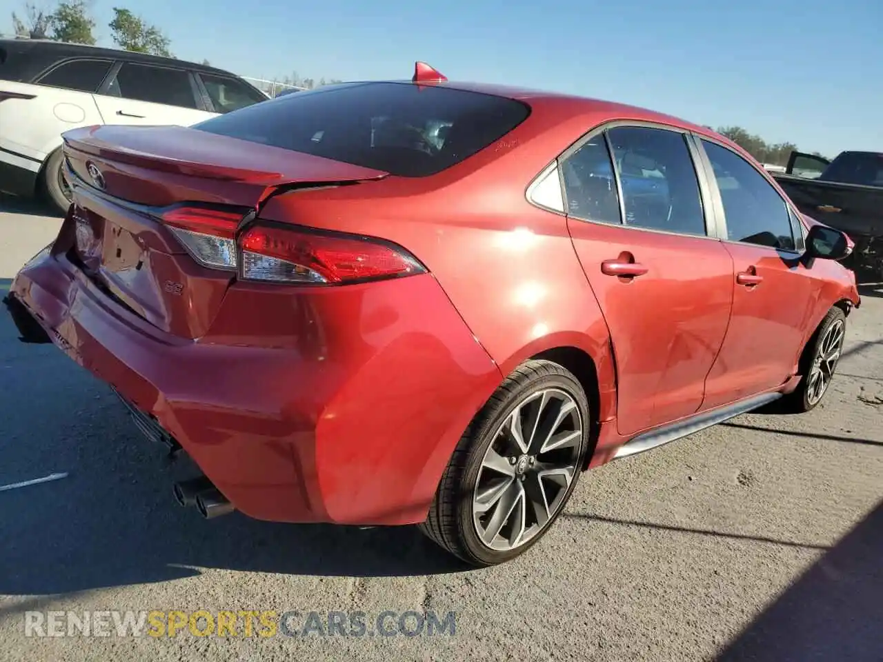 3 fotografías del automóvil dañado 5YFS4MCE3MP094091 TOYOTA COROLLA 2021