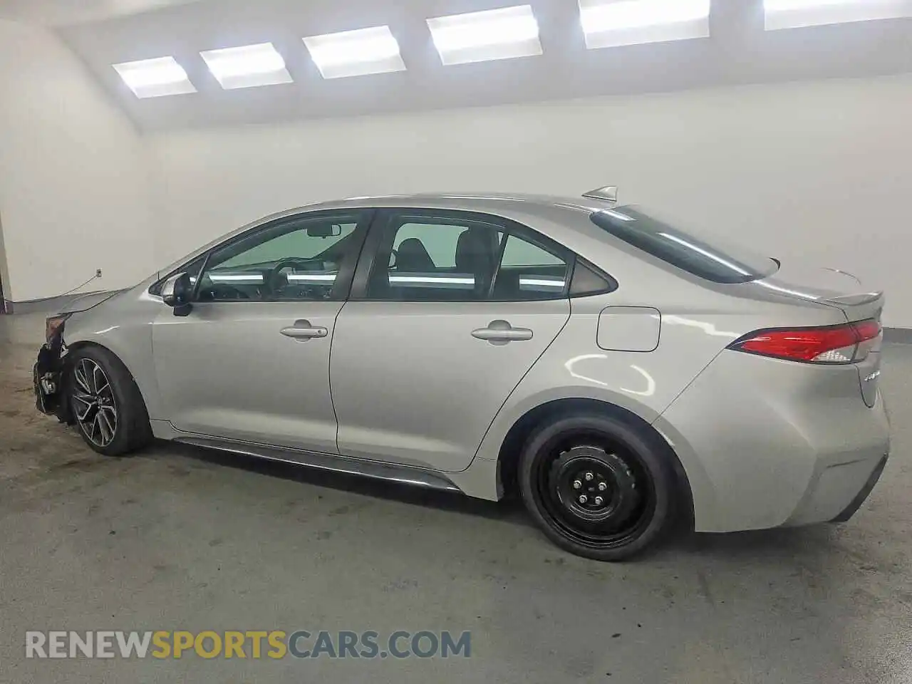 2 fotografías del automóvil dañado 5YFS4MCE3MP094236 TOYOTA COROLLA 2021