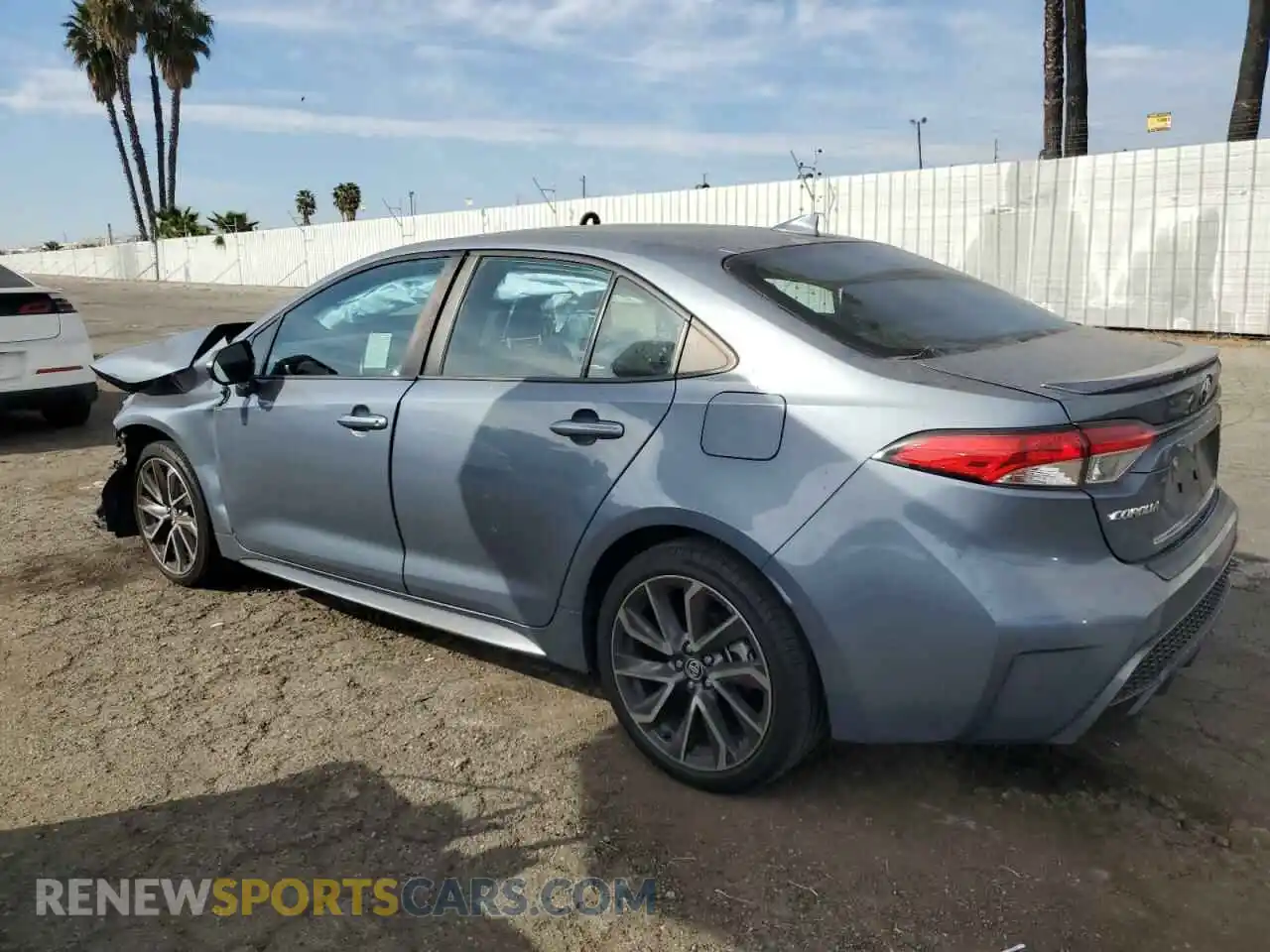 2 fotografías del automóvil dañado 5YFS4MCE5MP058466 TOYOTA COROLLA 2021