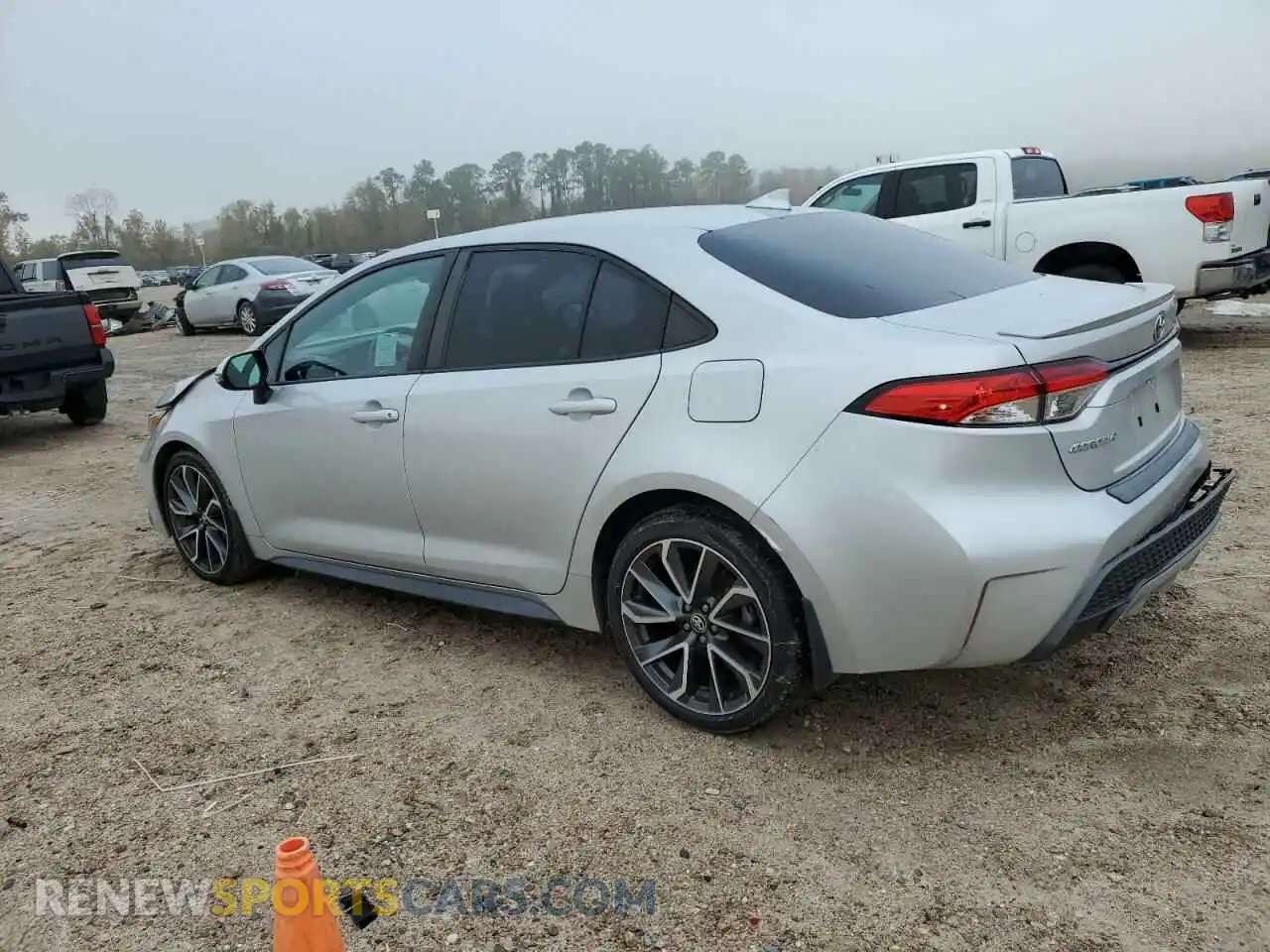 2 fotografías del automóvil dañado 5YFS4MCE5MP061531 TOYOTA COROLLA 2021