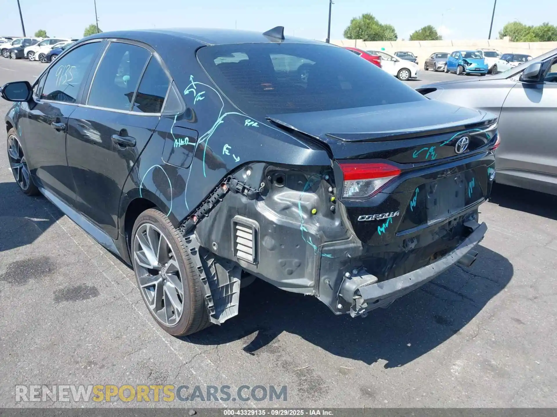 3 Photograph of a damaged car 5YFS4MCE5MP064882 TOYOTA COROLLA 2021