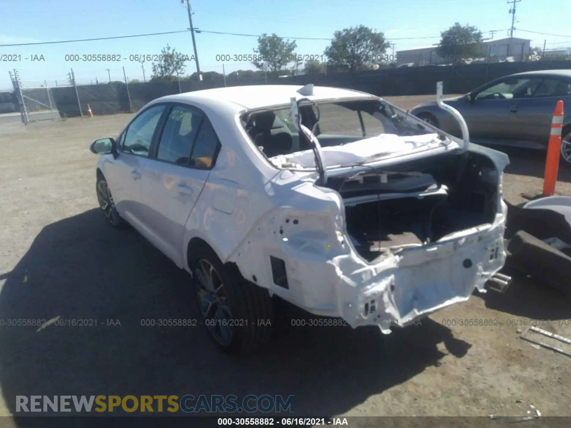 3 Photograph of a damaged car 5YFS4MCE5MP080564 TOYOTA COROLLA 2021