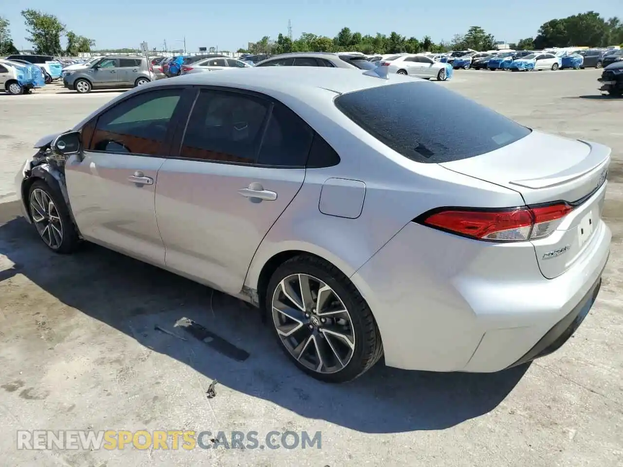 2 fotografías del automóvil dañado 5YFS4MCE5MP088924 TOYOTA COROLLA 2021