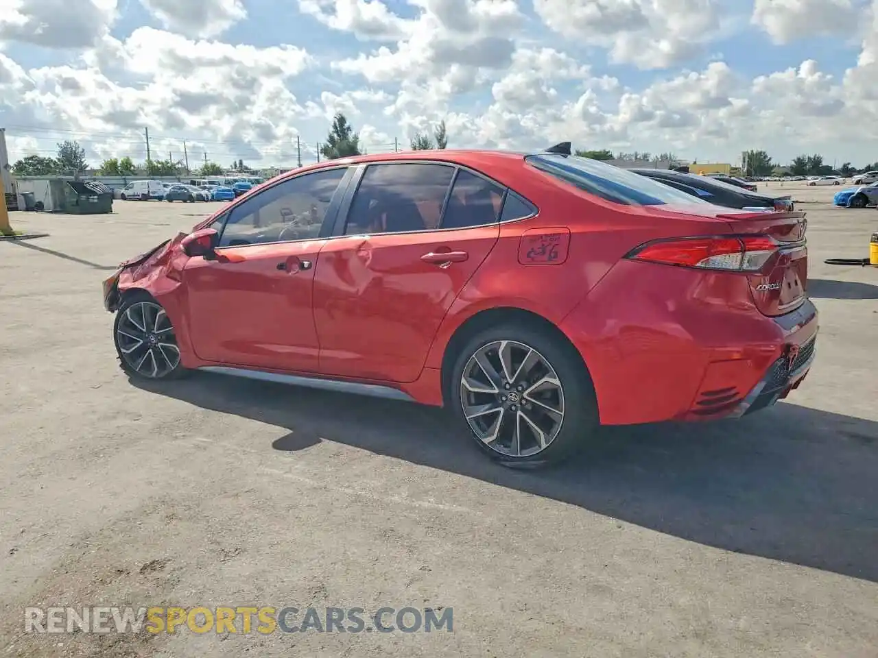 2 fotografías del automóvil dañado 5YFS4MCE6MP072845 TOYOTA COROLLA 2021