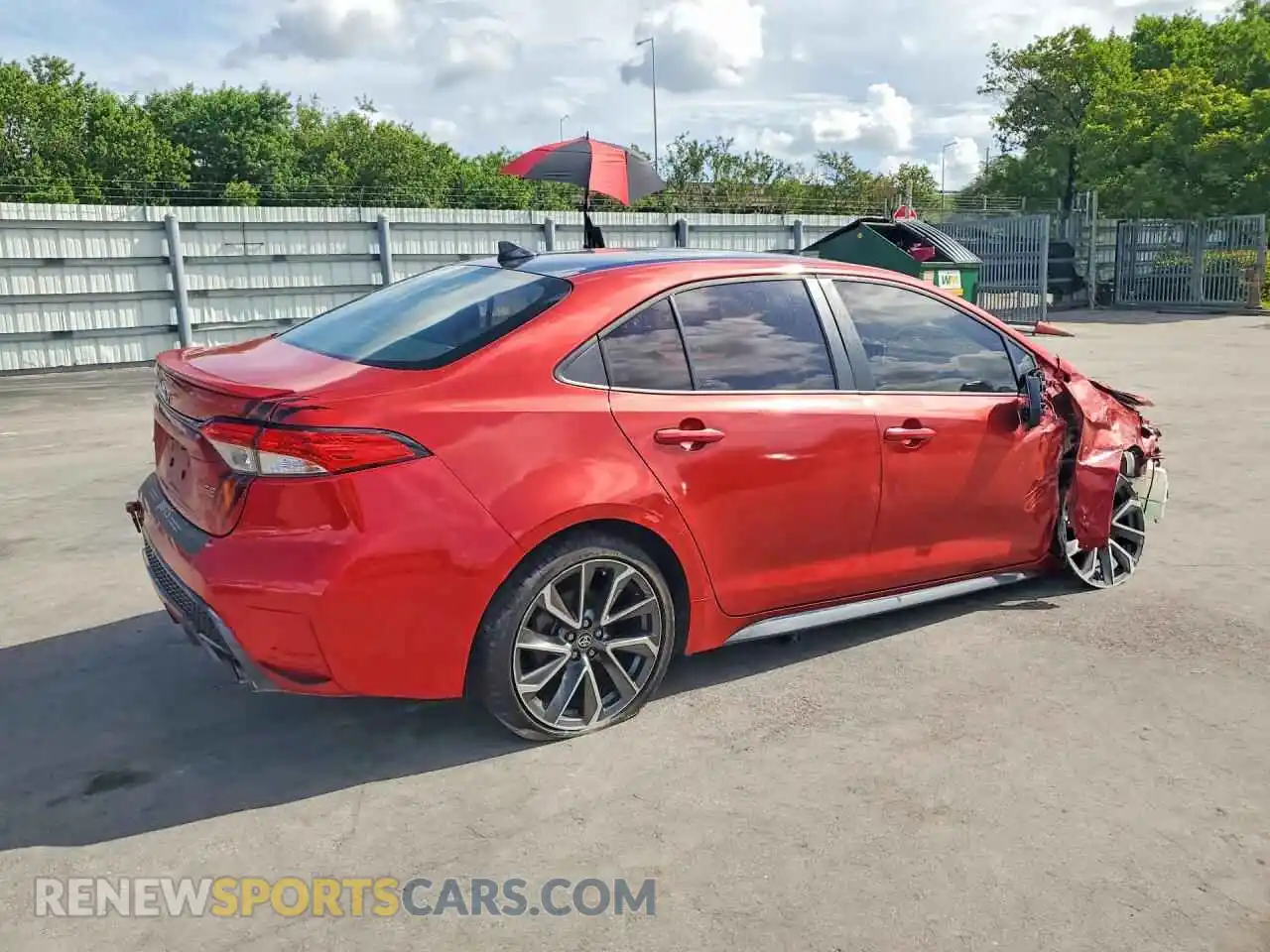 3 fotografías del automóvil dañado 5YFS4MCE6MP072845 TOYOTA COROLLA 2021