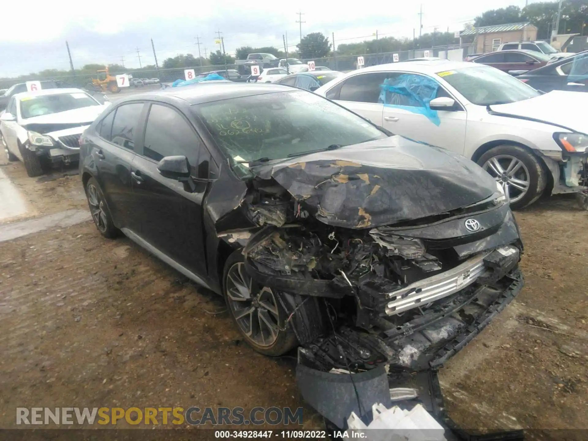 1 Photograph of a damaged car 5YFS4MCE8MP062642 TOYOTA COROLLA 2021