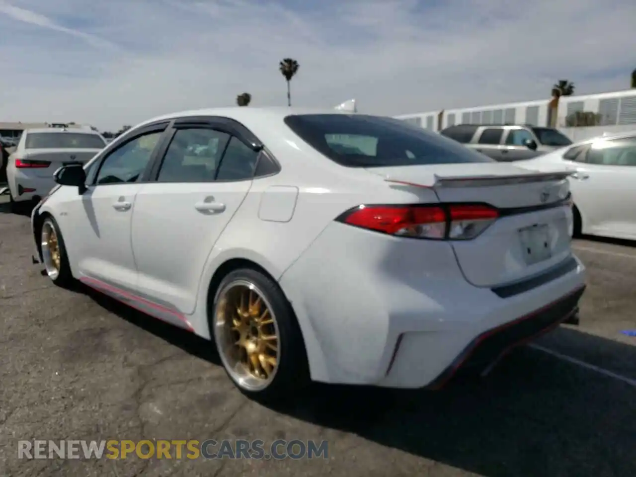 3 fotografías del automóvil dañado 5YFS4MCE8MP086973 TOYOTA COROLLA 2021