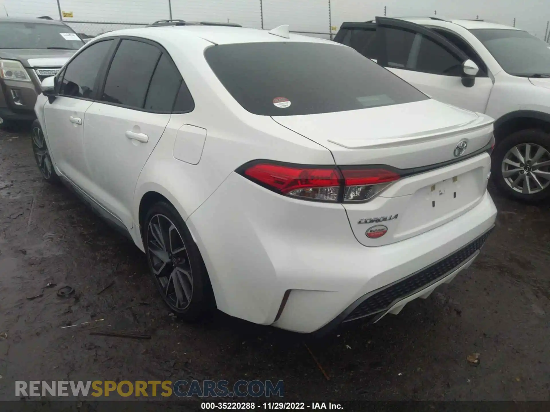 3 fotografías del automóvil dañado 5YFS4MCE9MP062326 TOYOTA COROLLA 2021