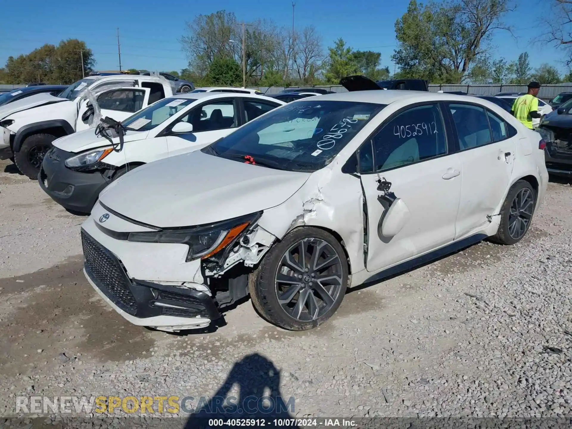 2 fotografías del automóvil dañado 5YFS4MCE9MP086786 TOYOTA COROLLA 2021