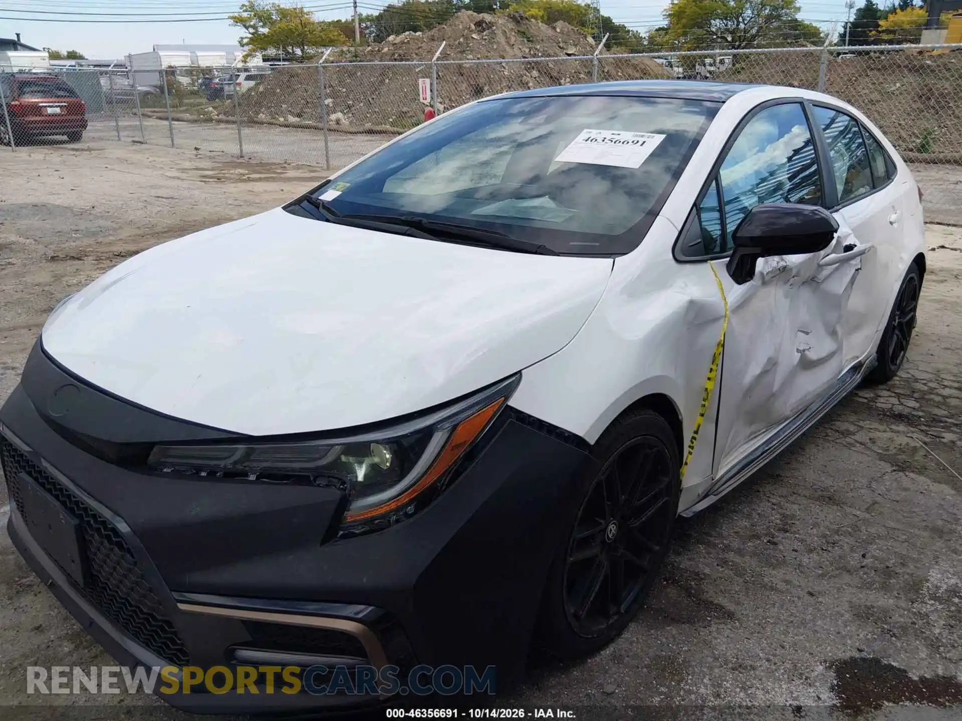 2 fotografías del automóvil dañado 5YFT4MCE4MP082813 TOYOTA COROLLA 2021