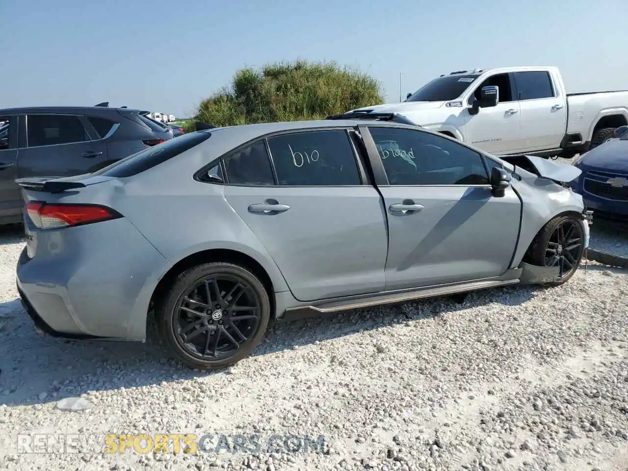 3 Photograph of a damaged car 5YFT4MCE6MP085731 TOYOTA COROLLA 2021