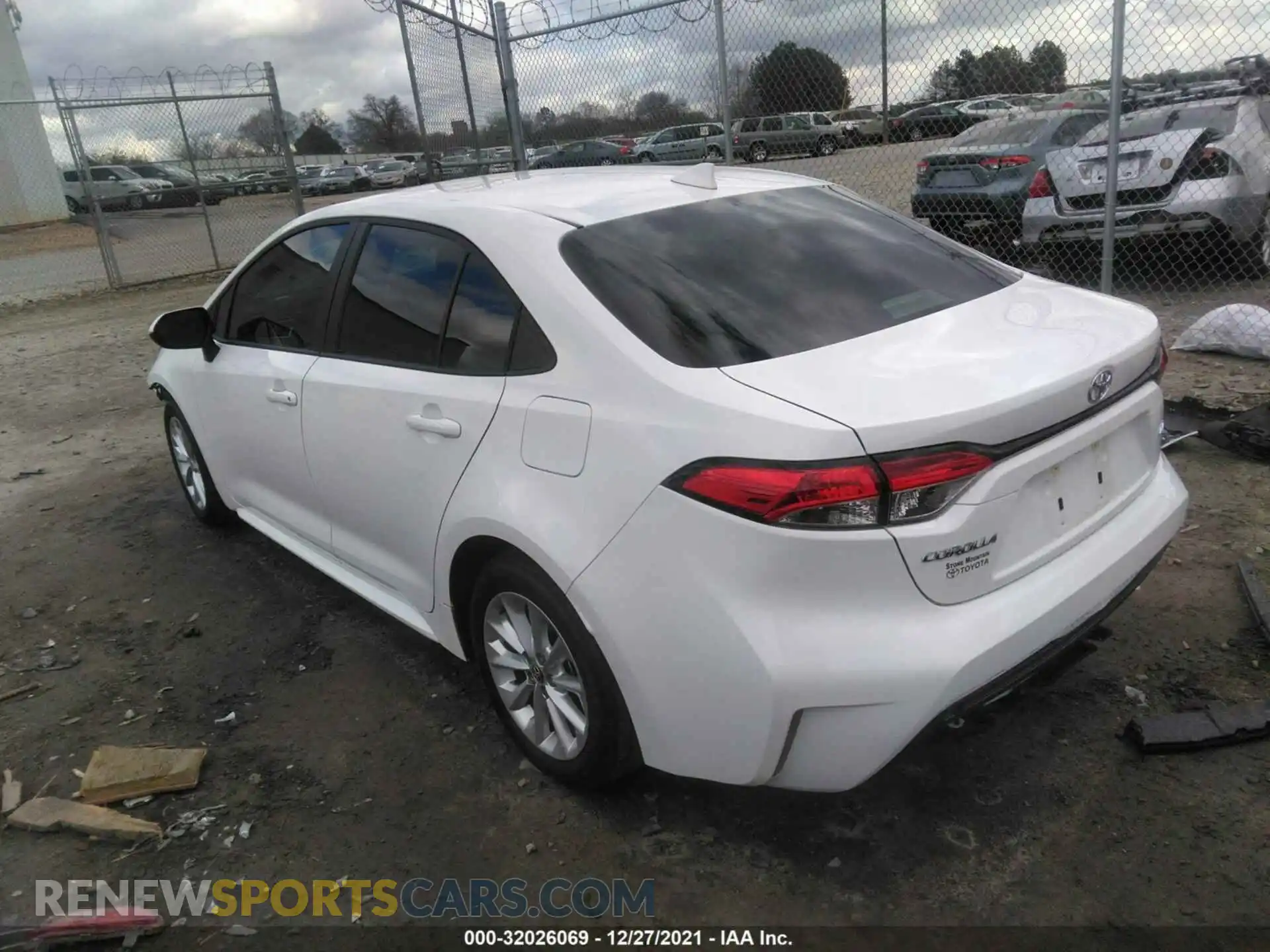 3 fotografías del automóvil dañado 5YFVPMAE2MP251536 TOYOTA COROLLA 2021