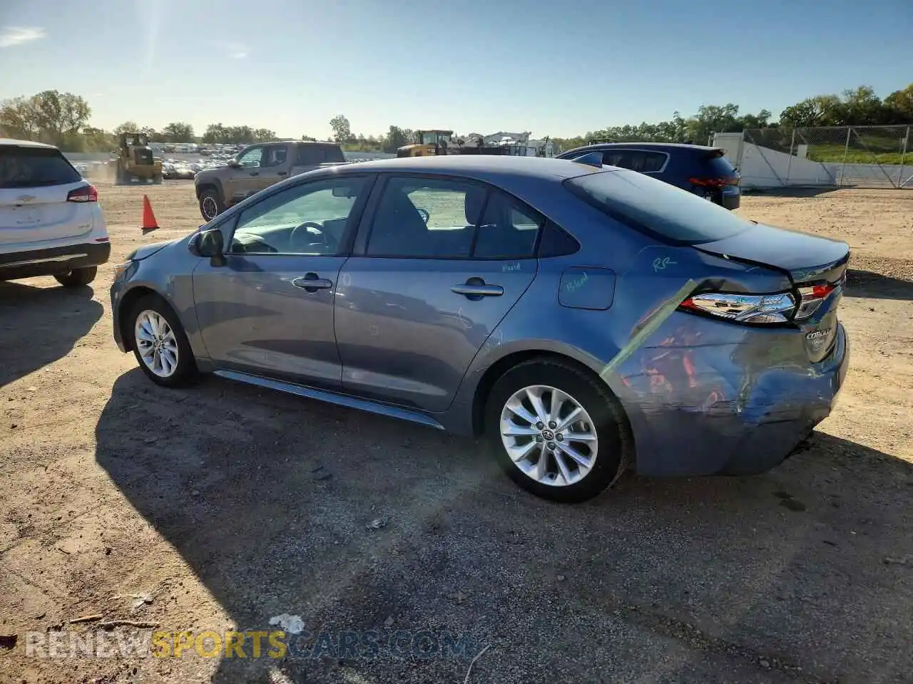 2 fotografías del automóvil dañado 5YFVPMAE7MP154204 TOYOTA COROLLA 2021