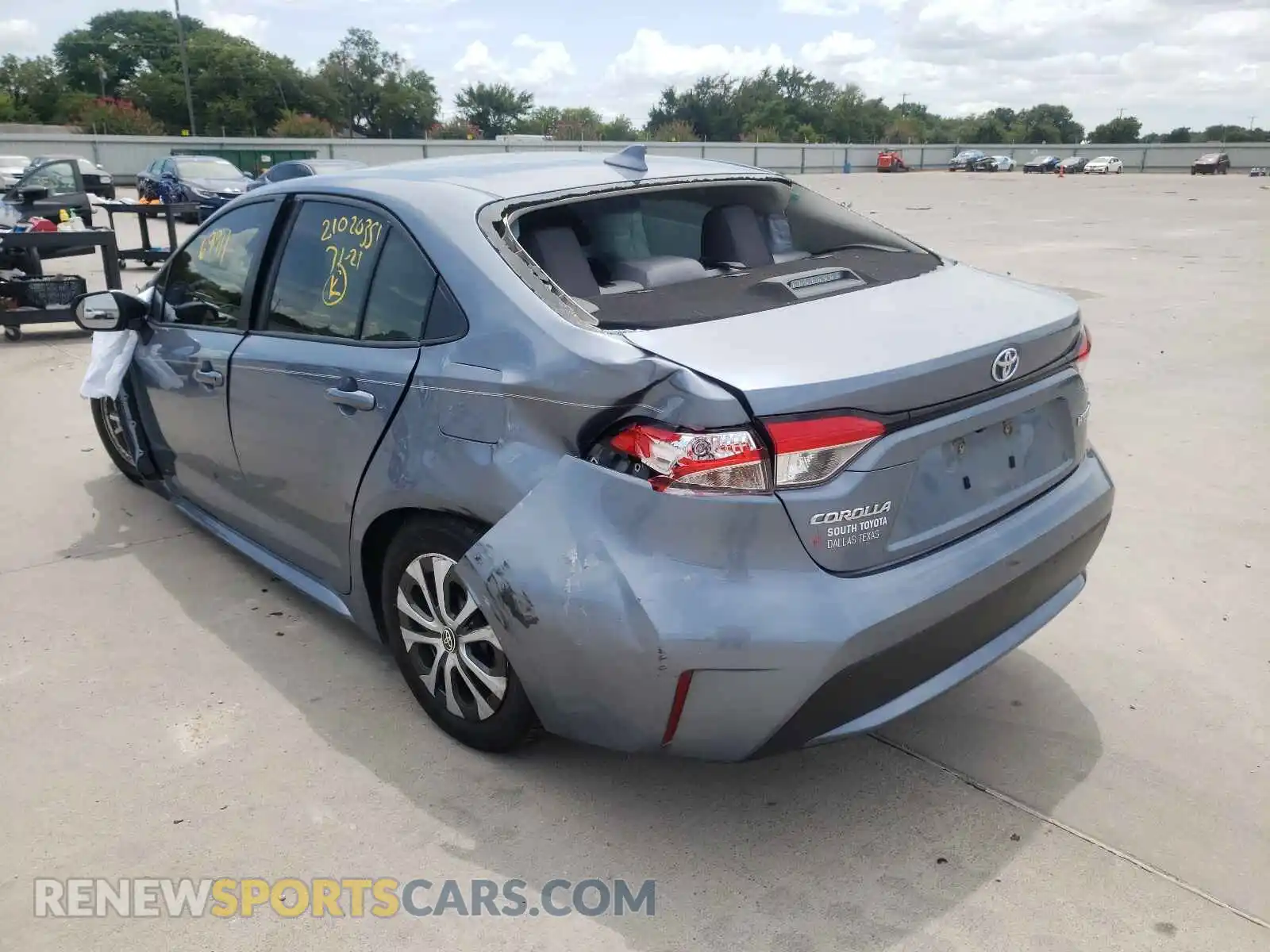 3 Photograph of a damaged car JTDEAMDE2MJ005281 TOYOTA COROLLA 2021