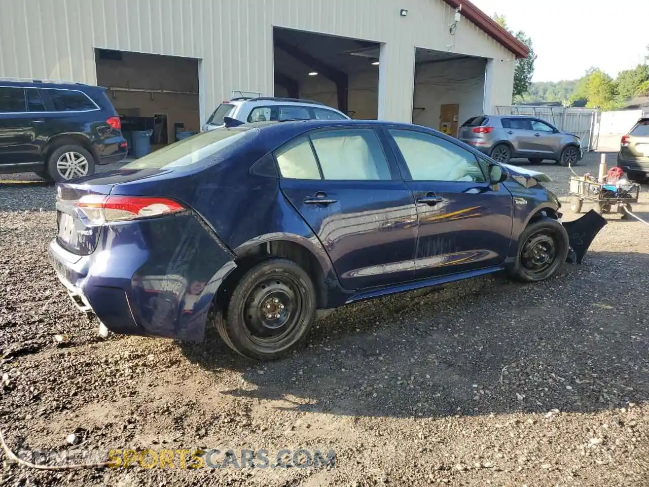 3 Photograph of a damaged car JTDEAMDE2MJ014305 TOYOTA COROLLA 2021