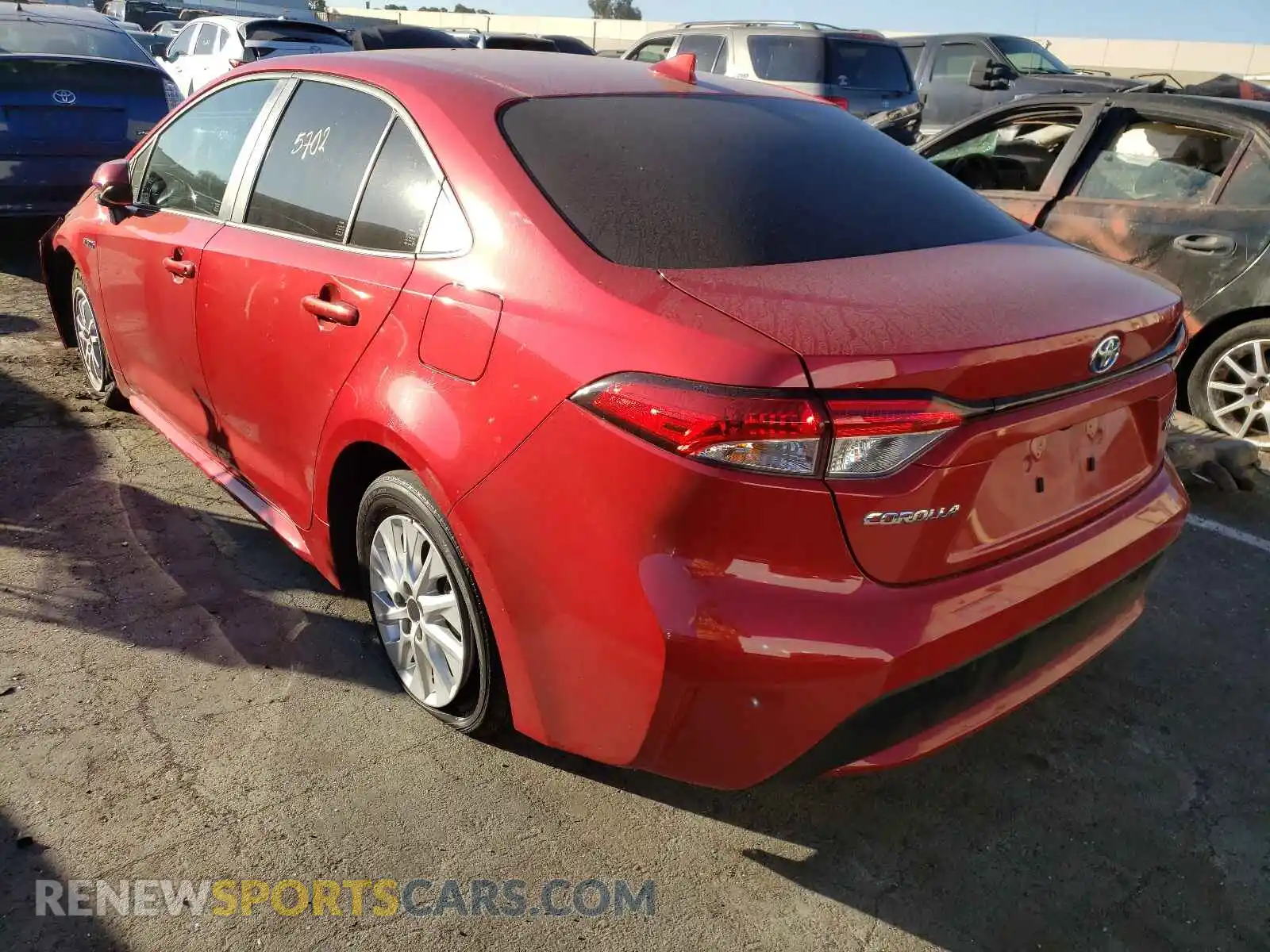 3 Photograph of a damaged car JTDEAMDE2MJ017561 TOYOTA COROLLA 2021