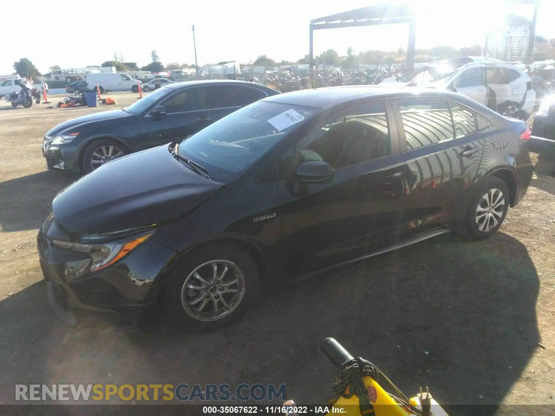 2 fotografías del automóvil dañado JTDEAMDE2MJ028639 TOYOTA COROLLA 2021