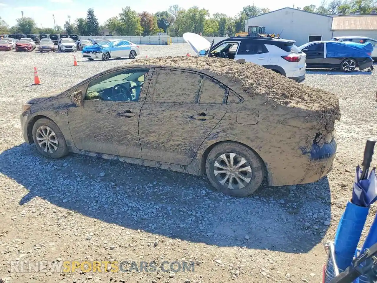 2 fotografías del automóvil dañado JTDEAMDE7MJ021220 TOYOTA COROLLA 2021