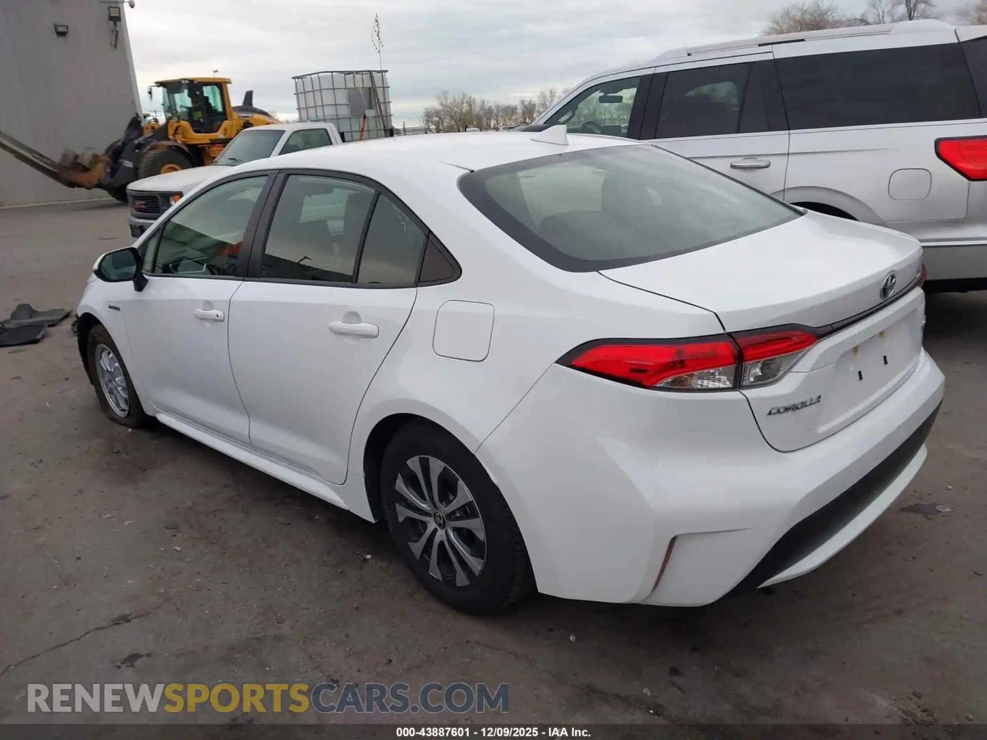 3 Photograph of a damaged car JTDEAMDE7MJ021511 TOYOTA COROLLA 2021