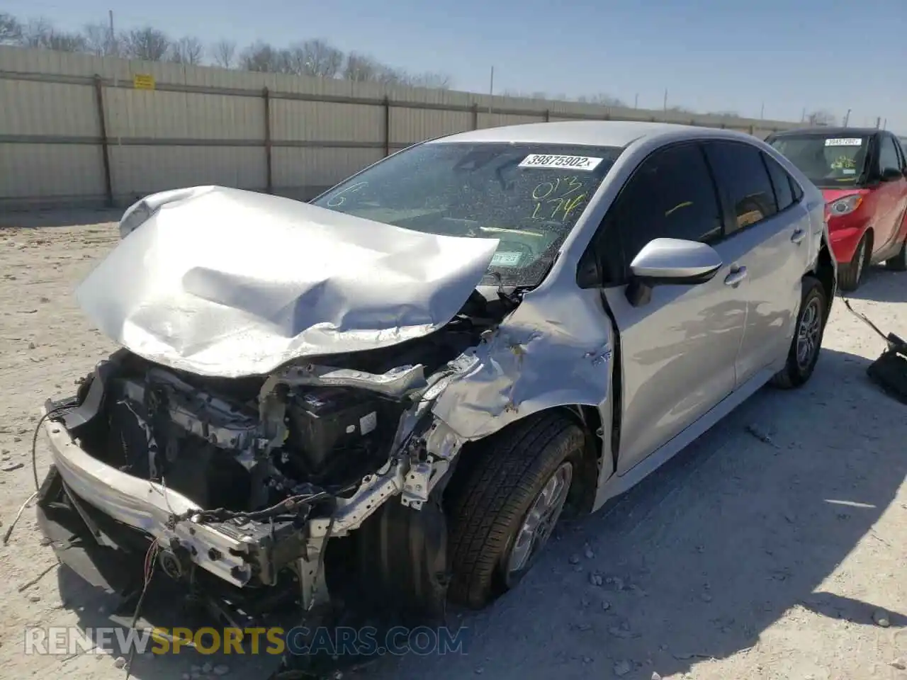 2 fotografías del automóvil dañado JTDEAMDE8MJ013174 TOYOTA COROLLA 2021