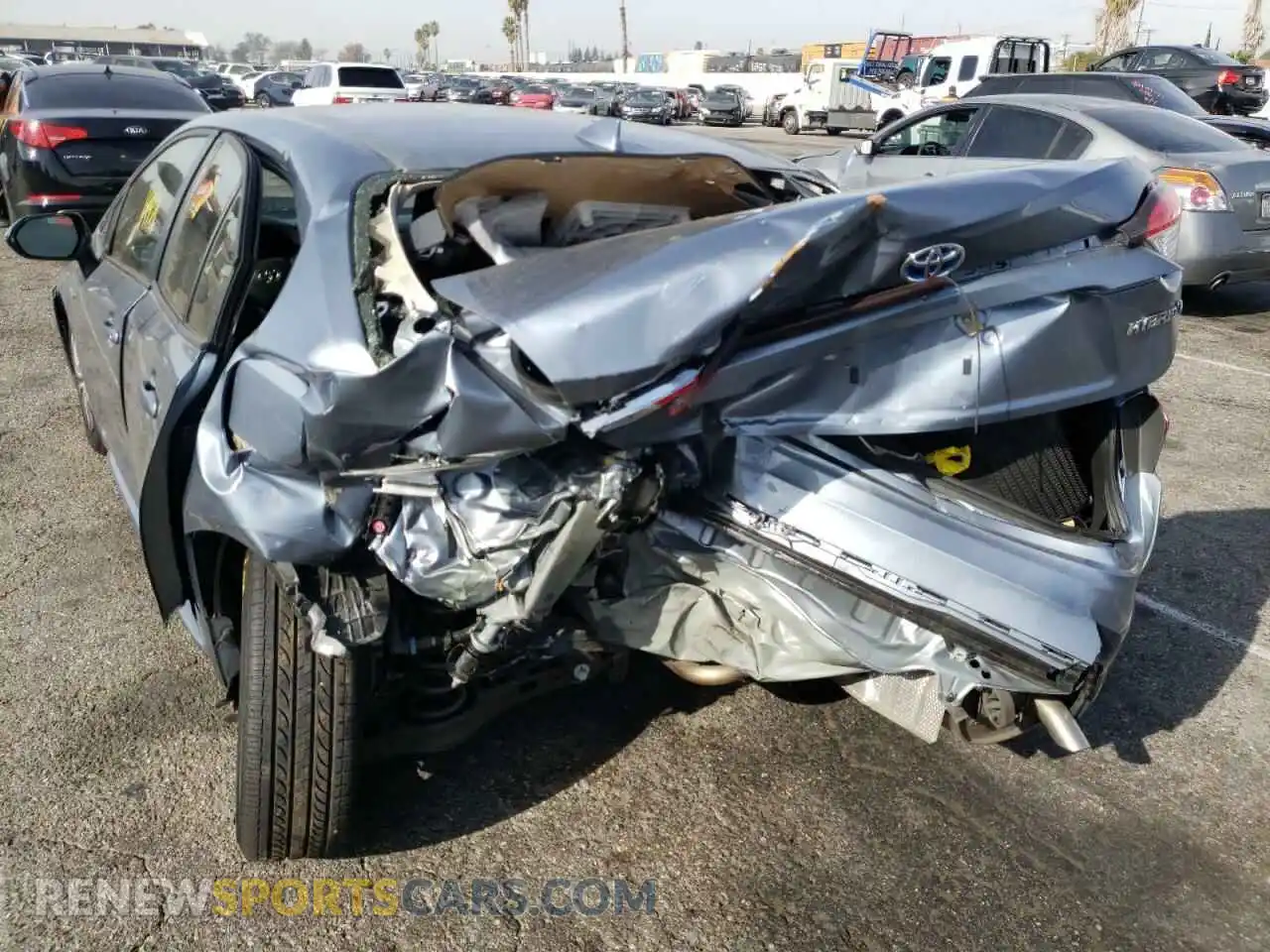 3 Photograph of a damaged car JTDEAMDE9MJ027875 TOYOTA COROLLA 2021