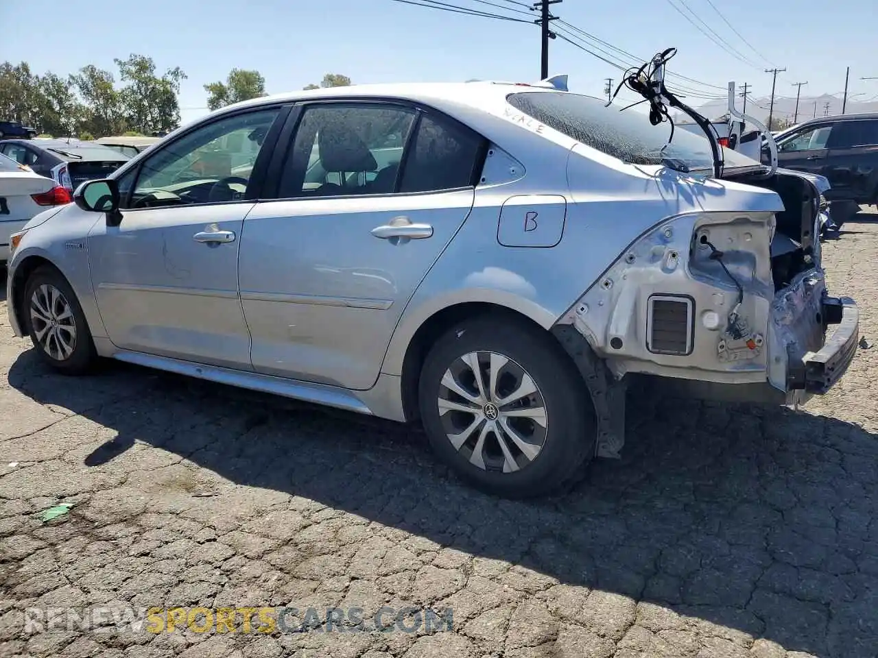 2 fotografías del automóvil dañado JTDEAMDEXMJ001883 TOYOTA COROLLA 2021
