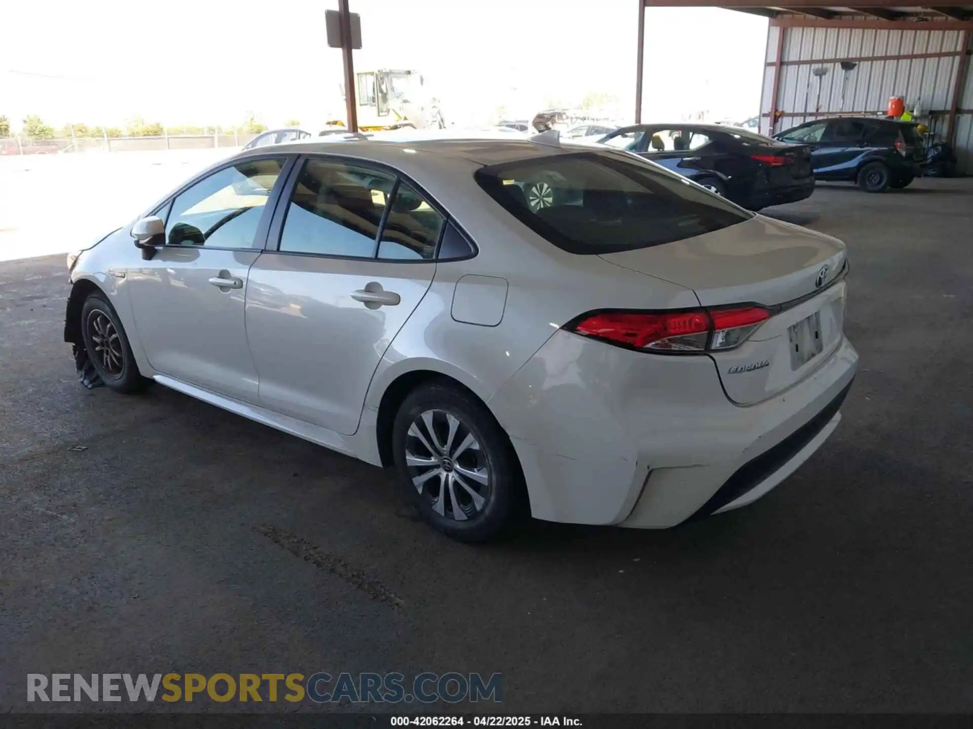 3 fotografías del automóvil dañado JTDEAMDEXMJ020949 TOYOTA COROLLA 2021