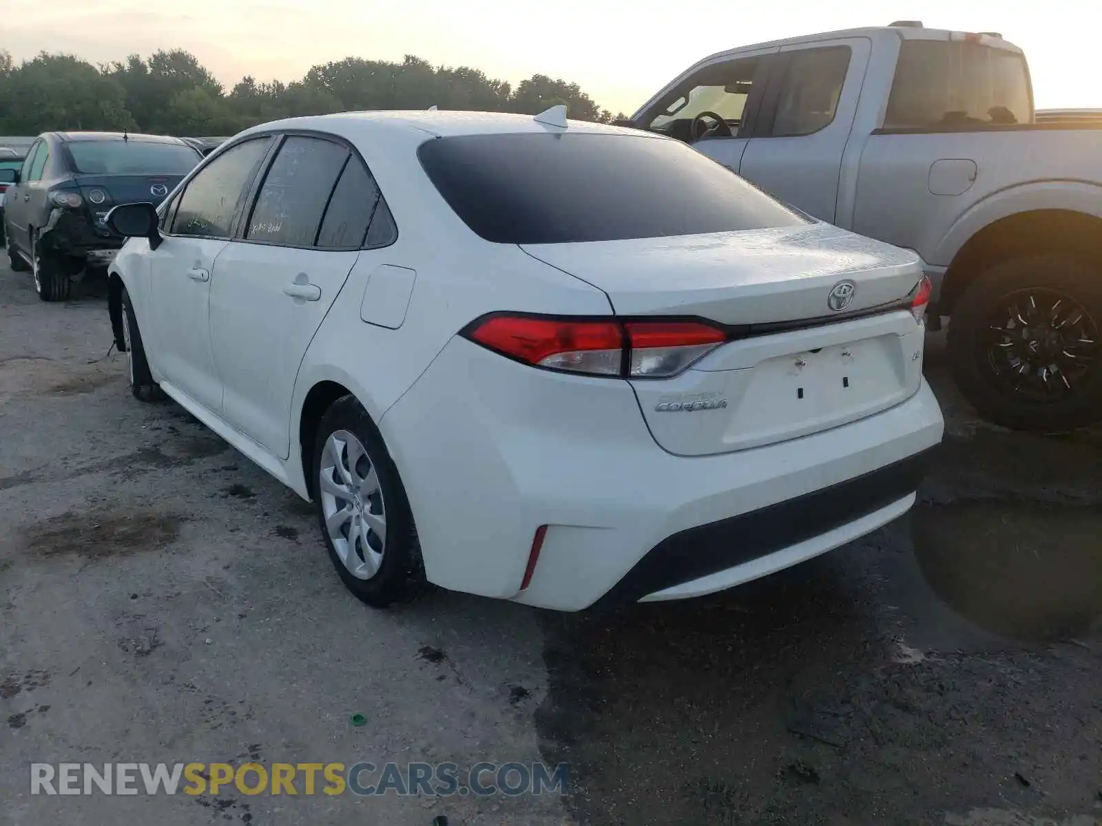 3 Photograph of a damaged car JTDEPMAE4MJ125182 TOYOTA COROLLA 2021