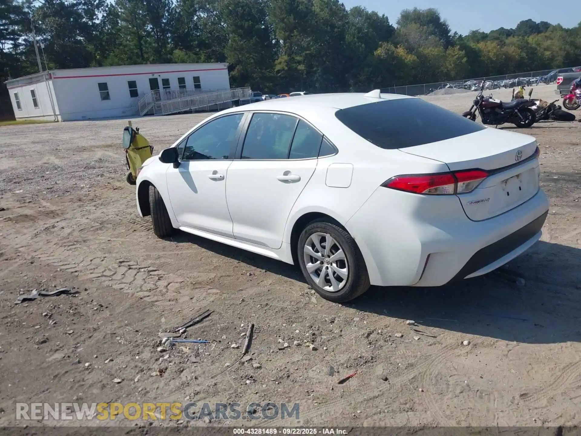 3 Photograph of a damaged car JTDEPMAE6MJ162976 TOYOTA COROLLA 2021