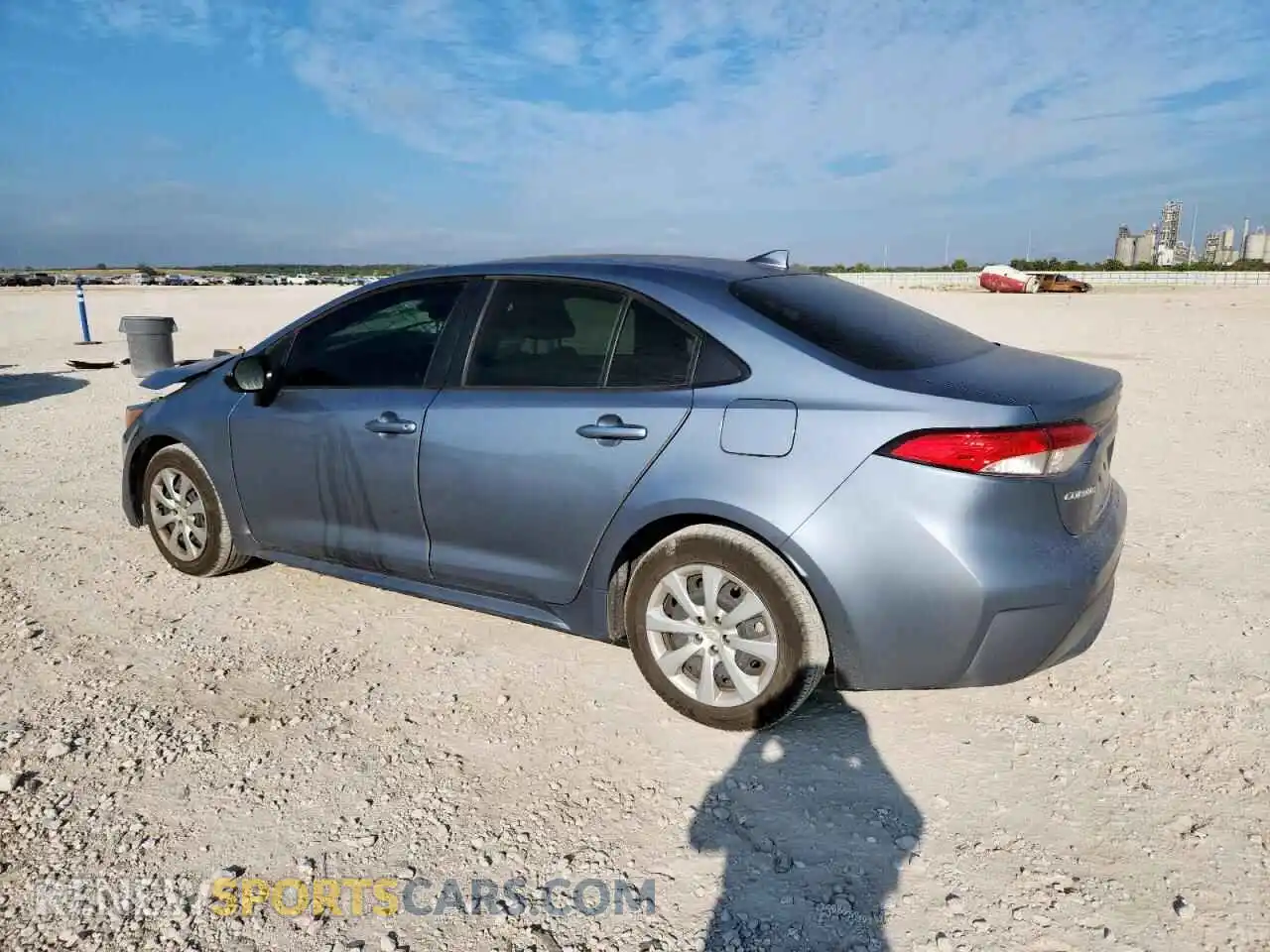 2 fotografías del automóvil dañado JTDEPMAE6MJ183181 TOYOTA COROLLA 2021