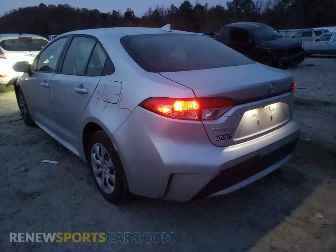 3 Photograph of a damaged car JTDEPMAE7MJ132661 TOYOTA COROLLA 2021