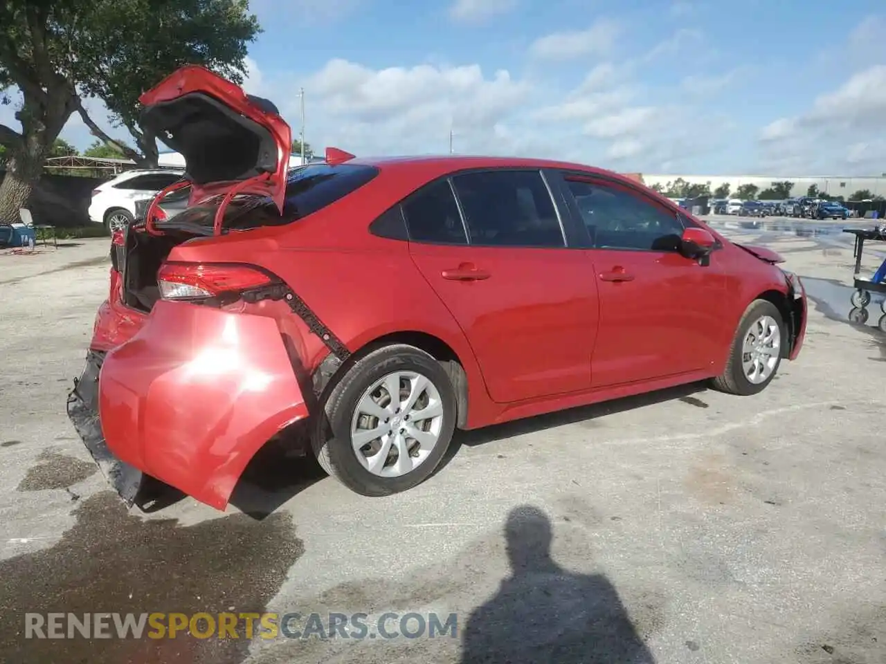 3 Photograph of a damaged car JTDEPMAE8MJ163711 TOYOTA COROLLA 2021