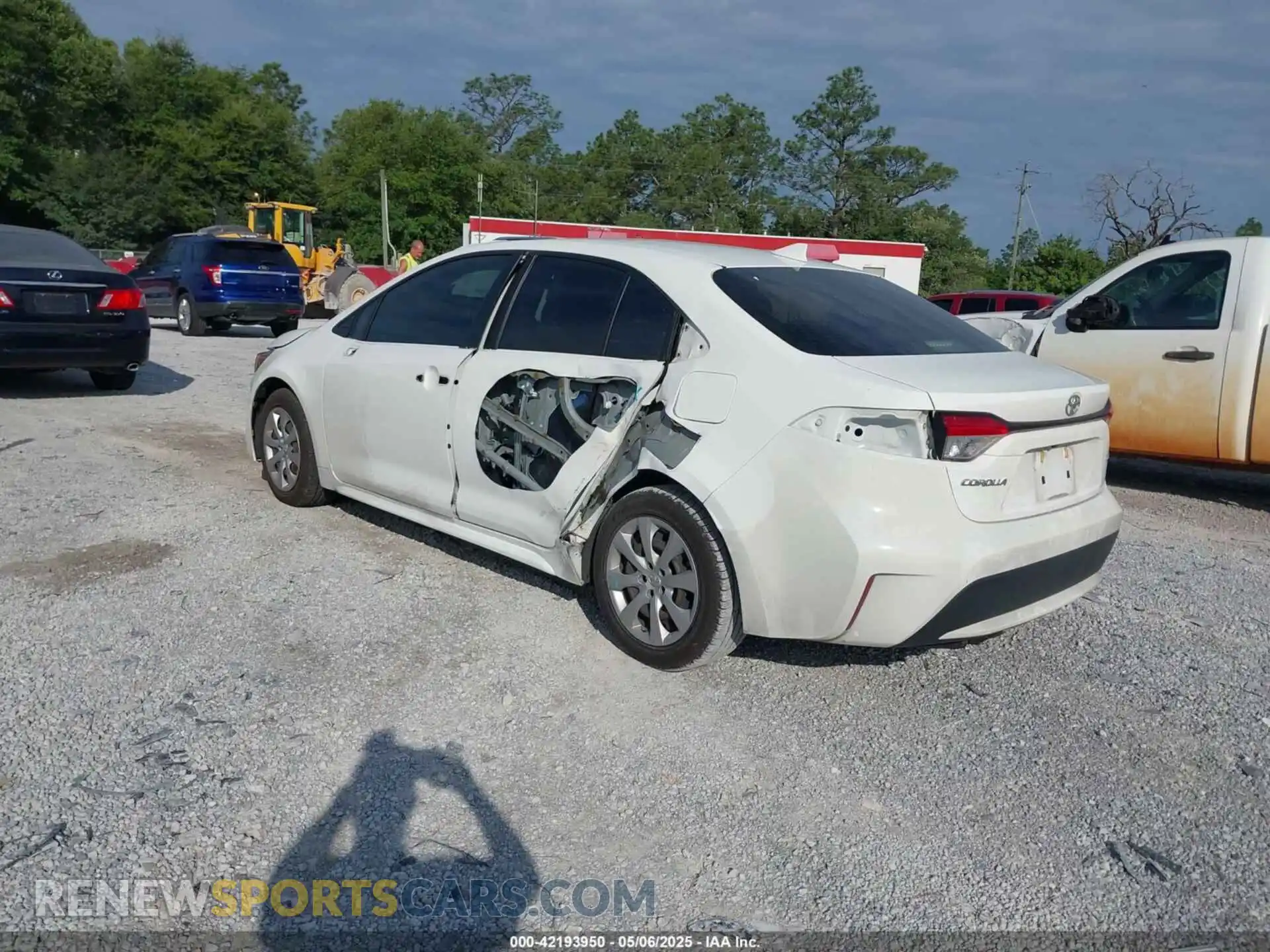 3 Photograph of a damaged car JTDEPMAE9MJ171204 TOYOTA COROLLA 2021