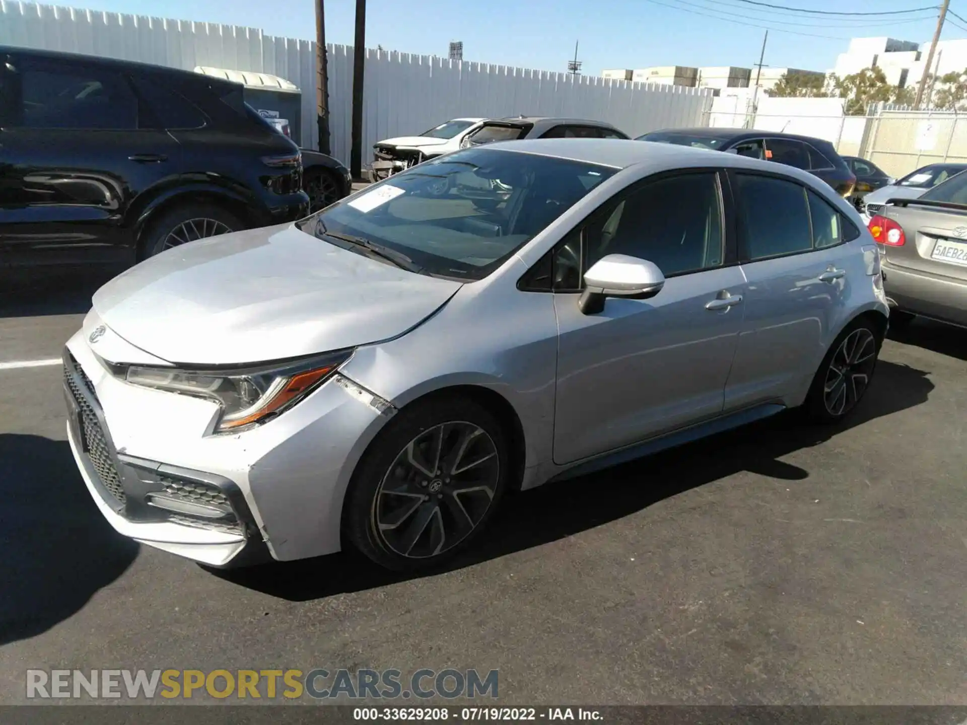 2 fotografías del automóvil dañado JTDS4MCE4MJ068247 TOYOTA COROLLA 2021