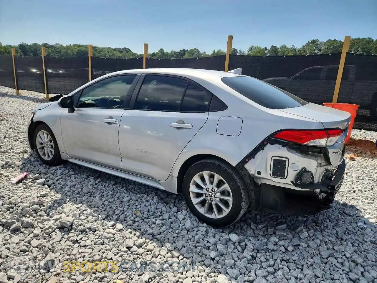2 fotografías del automóvil dañado JTDVPMAE6MJ145014 TOYOTA COROLLA 2021