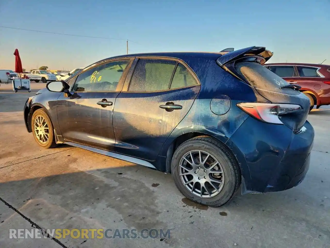 2 fotografías del automóvil dañado JTNA4MBE6M3122449 TOYOTA COROLLA 2021