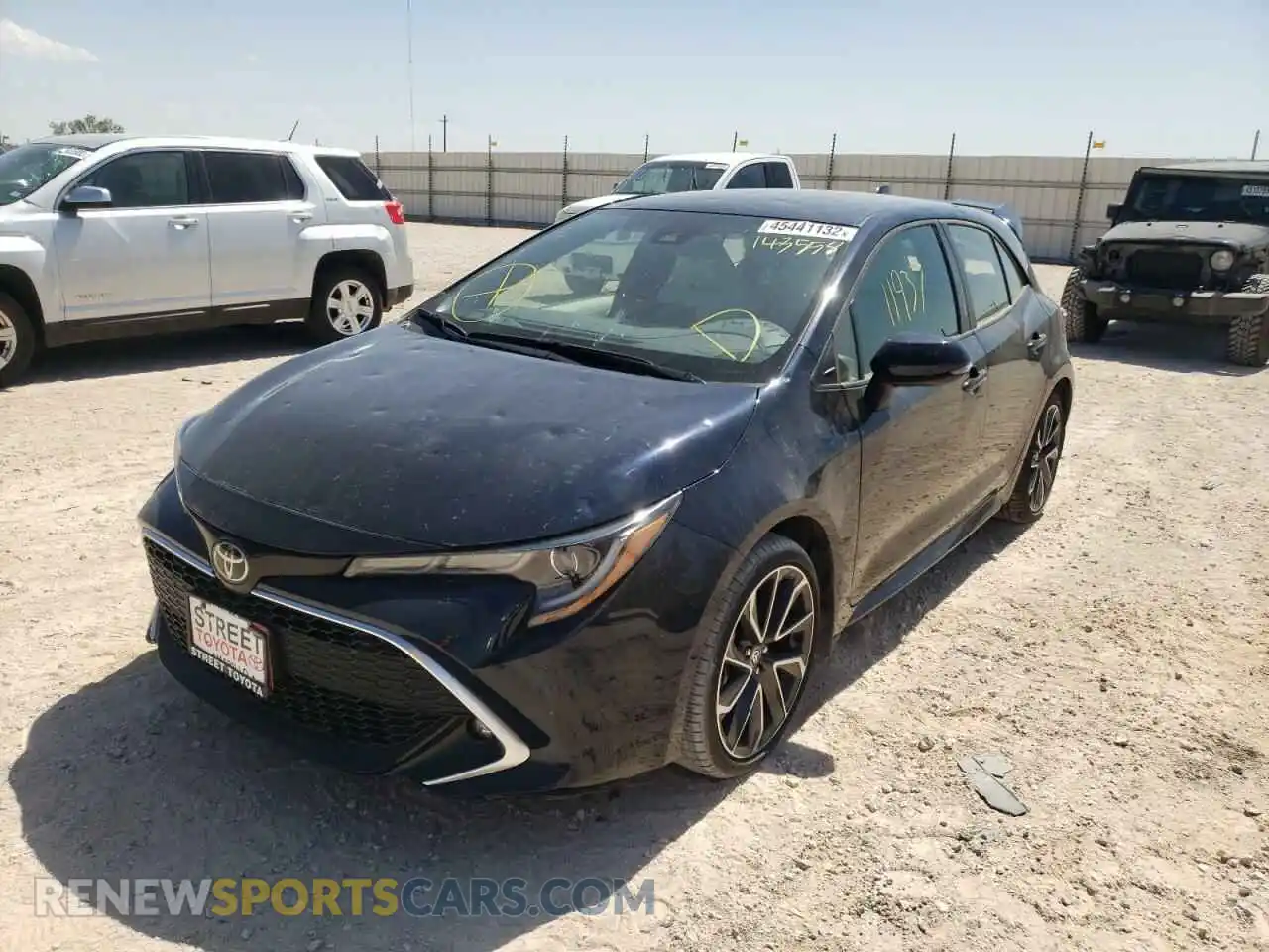2 fotografías del automóvil dañado JTNA4MBE6M3143558 TOYOTA COROLLA 2021