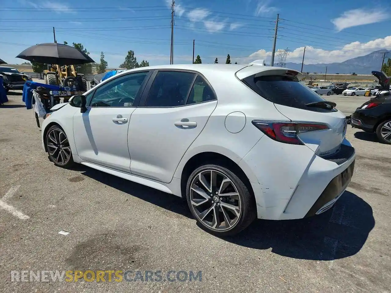 2 fotografías del automóvil dañado JTNC4MBE4M3123463 TOYOTA COROLLA 2021