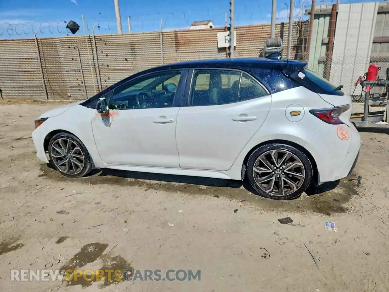 2 fotografías del automóvil dañado JTNC4MBE4M3145687 TOYOTA COROLLA 2021